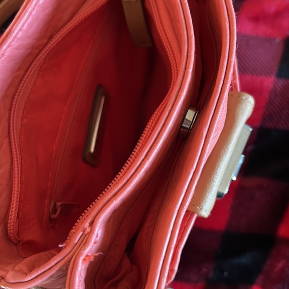 Crossbody - Picture 4 of 5